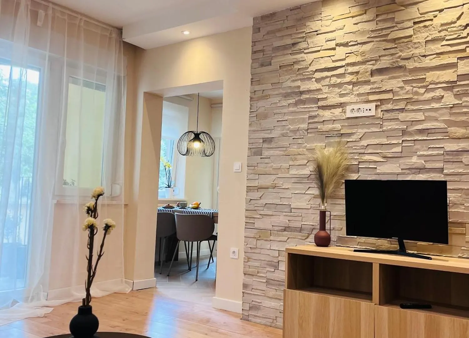 Pula King'S Square Apartment - Free Parking Croatia