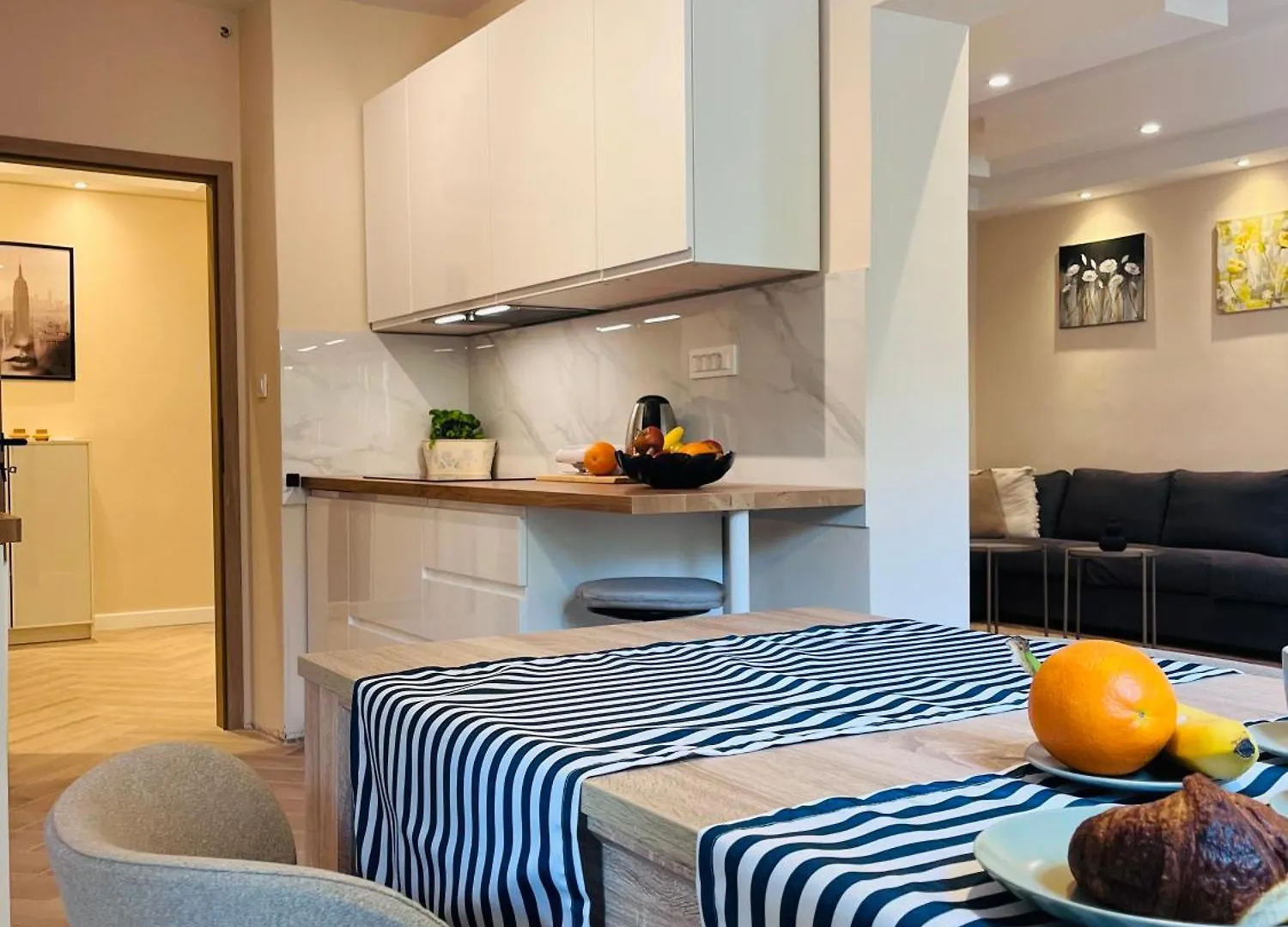 Pula King'S Square Apartment - Free Parking Croatia